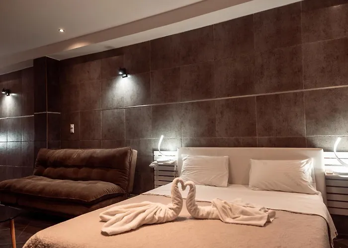 Parthenon Portrait Apartments