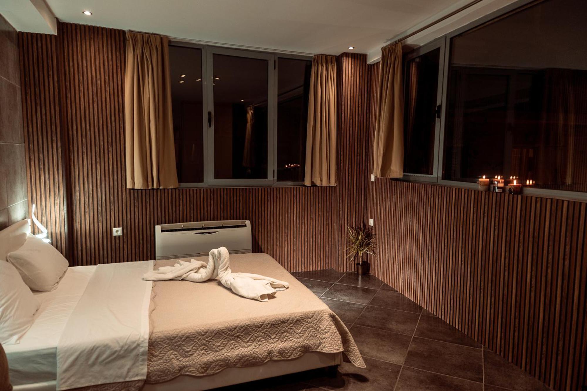 Parthenon Portrait Apartment Athens