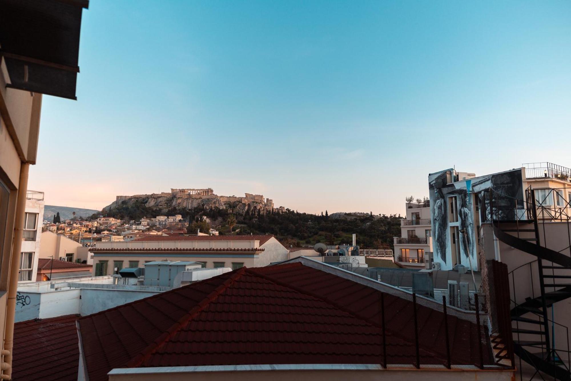 Apartment Parthenon Portrait *