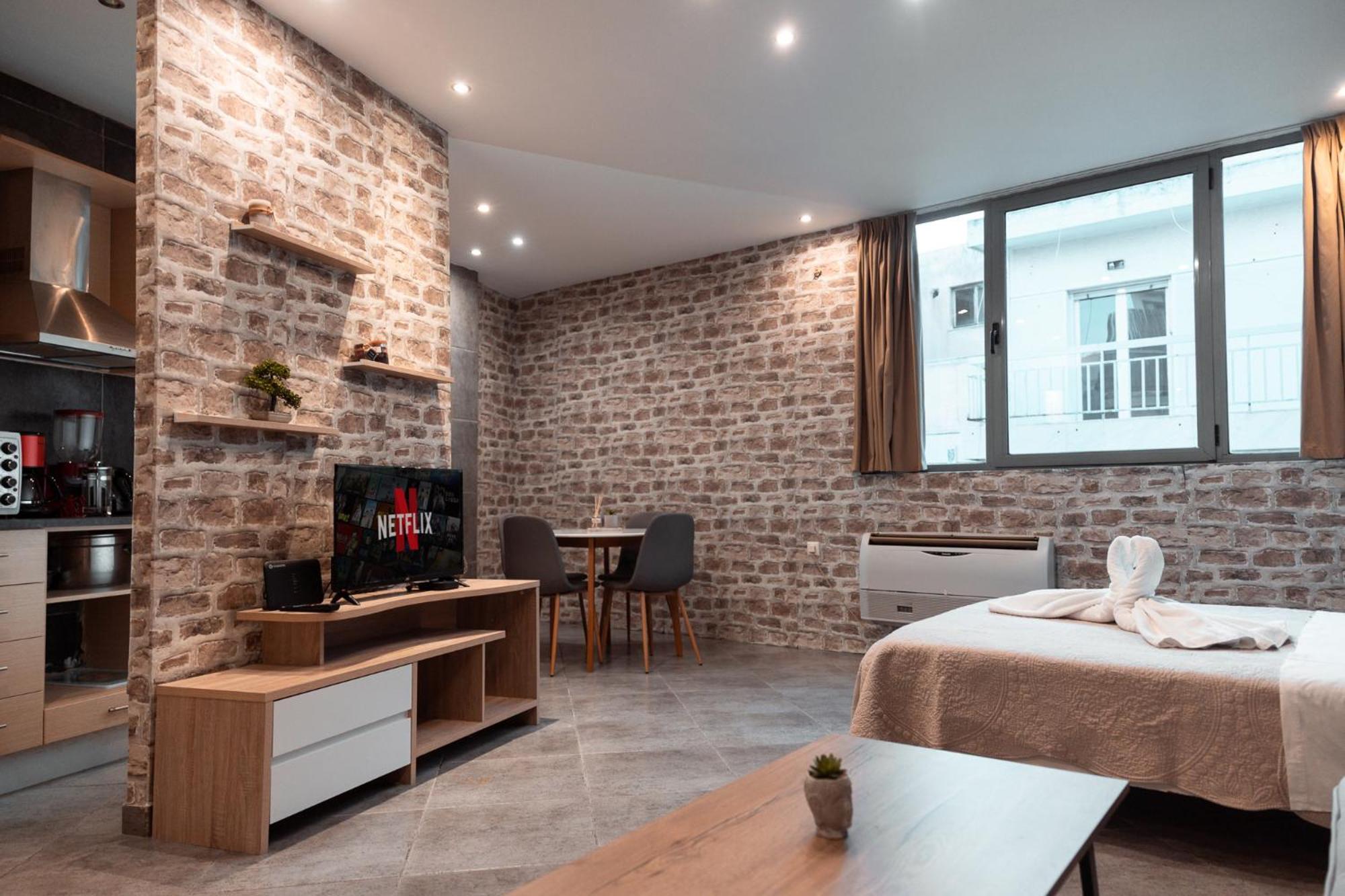 Parthenon Portrait Apartment