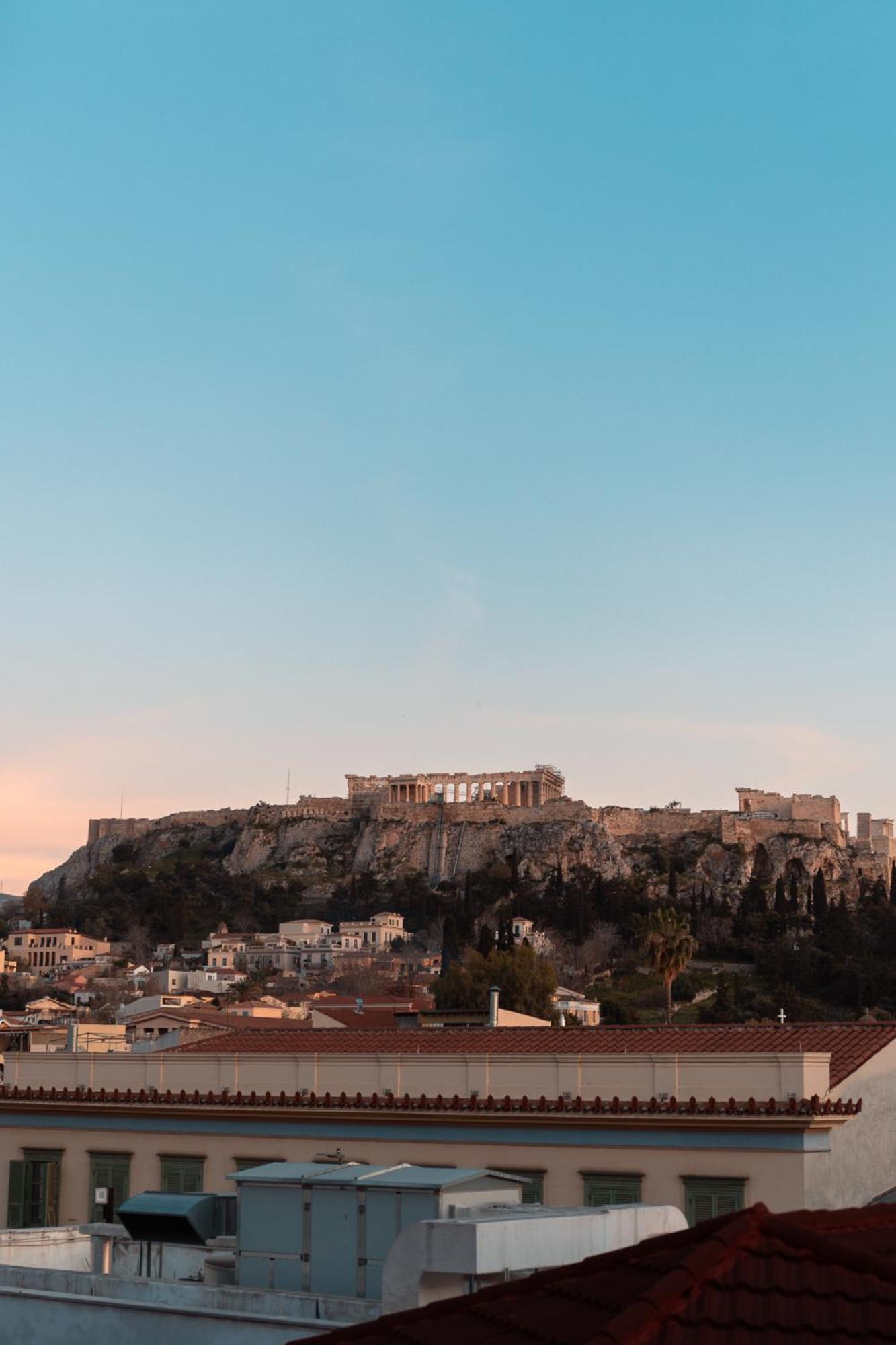 Apartment Parthenon Portrait *