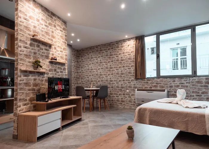 Parthenon Portrait Apartments